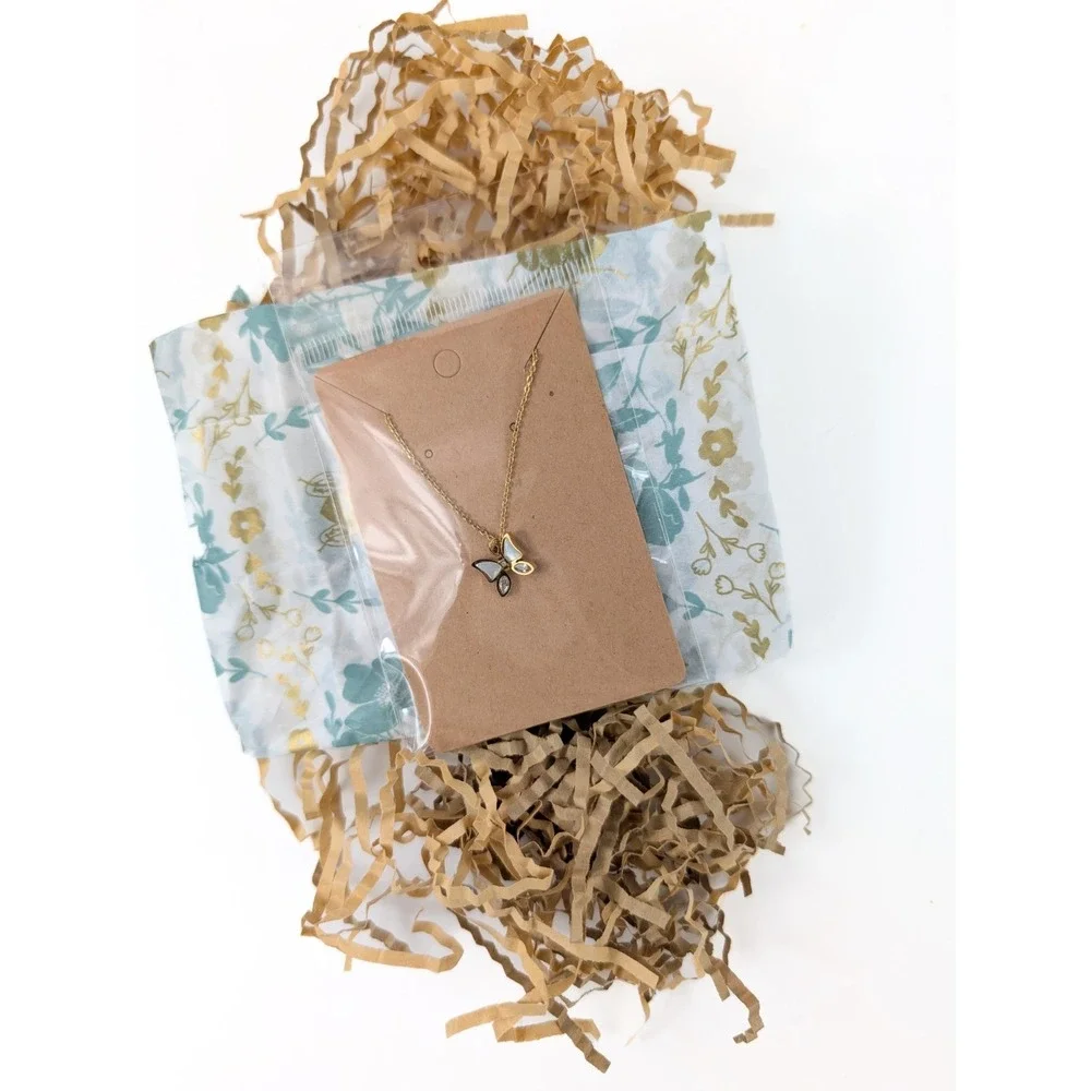 18 inch‎ 18K Gold Plated Chain Necklace with Mother of Pearl Butterfly Pendant